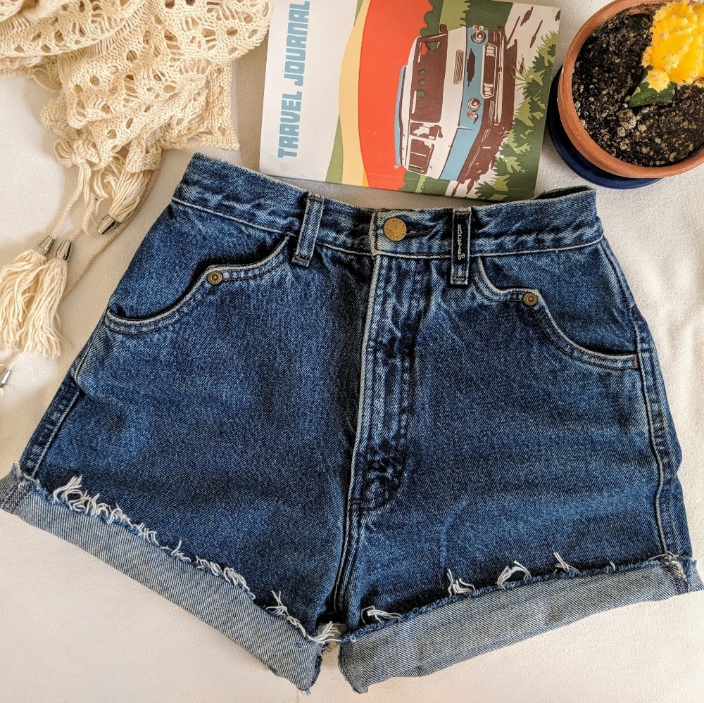 Cut-off jeans!